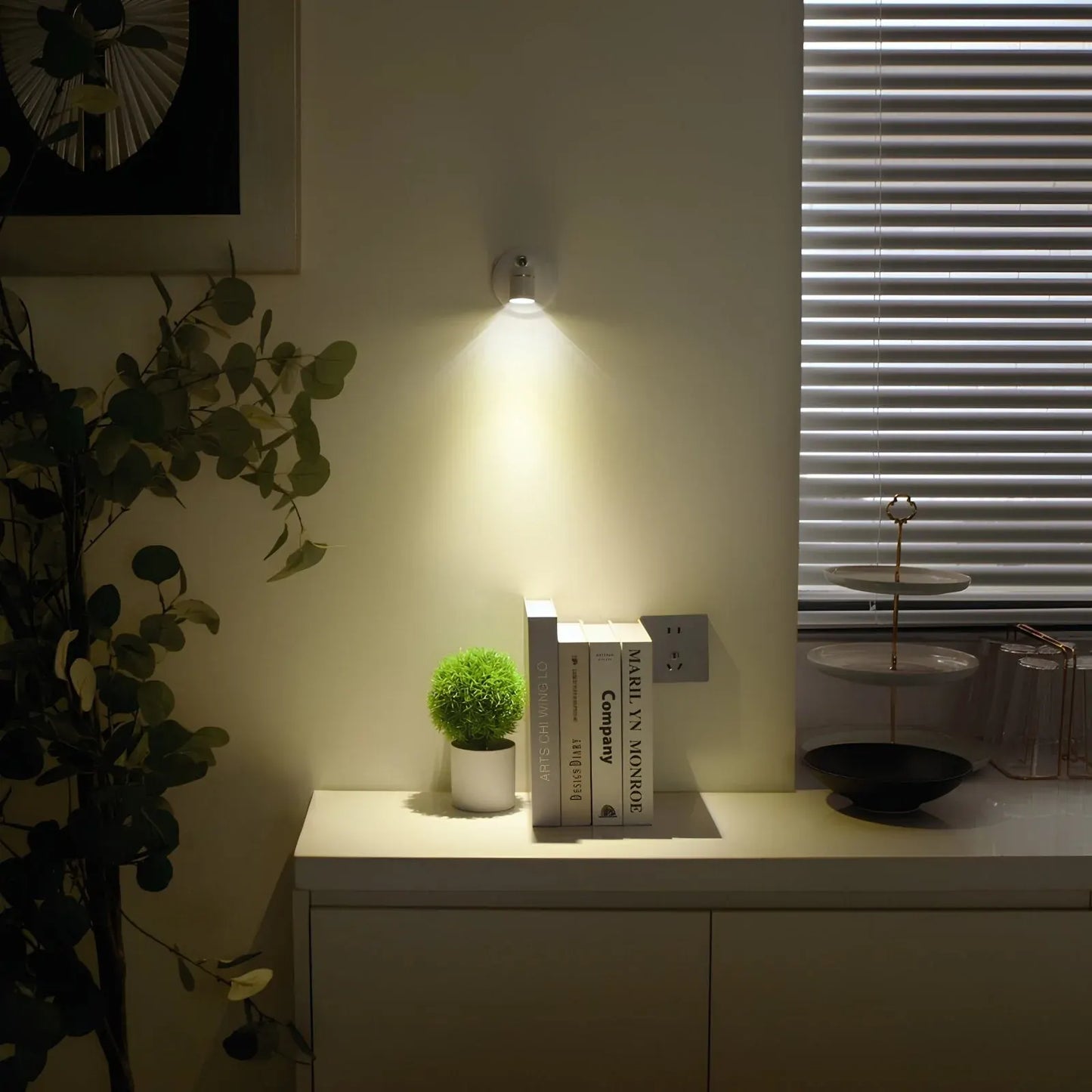 Battery-Powered Modern Adjustable LED Wall Sconce Spotlight