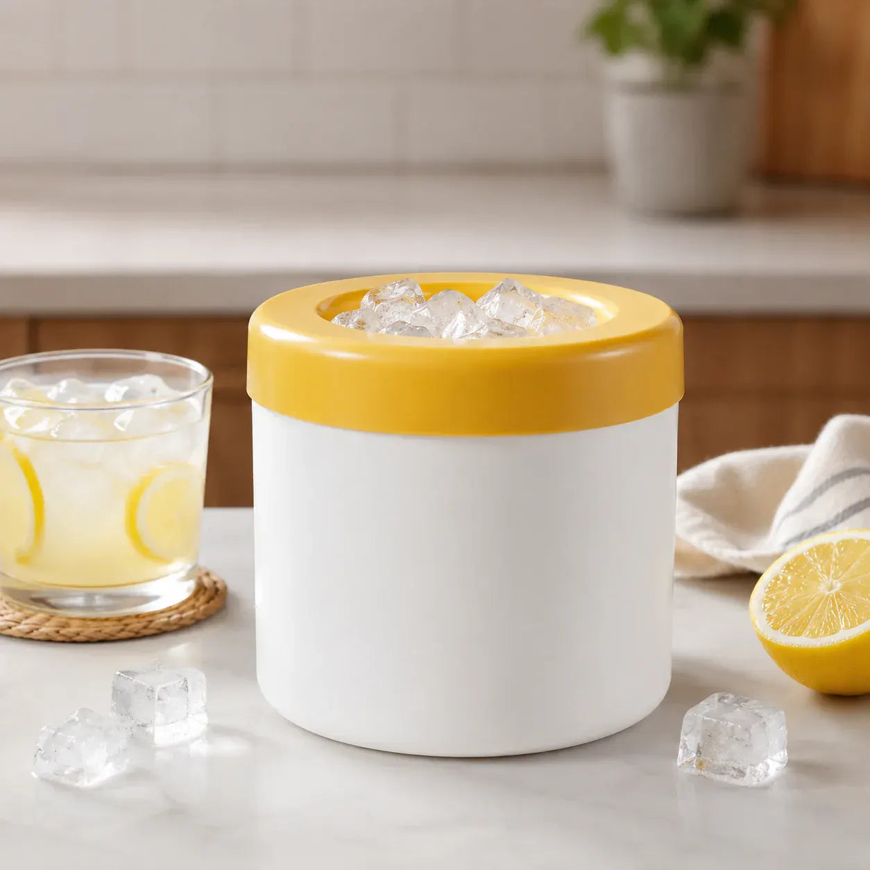 Compact Stackable Ice Cube Tray with Lid - Portable Maker