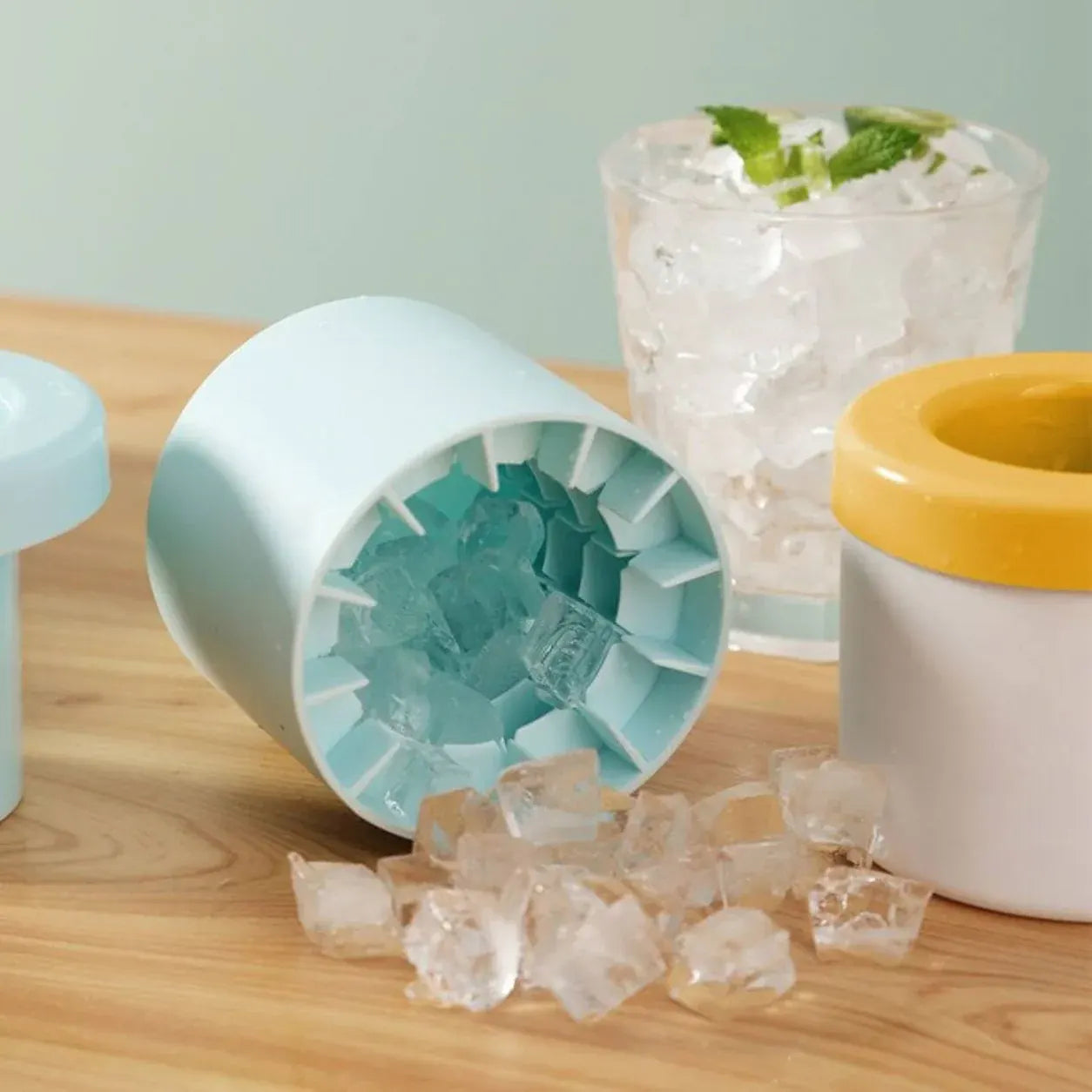 Compact Stackable Ice Cube Tray with Lid - Portable Maker