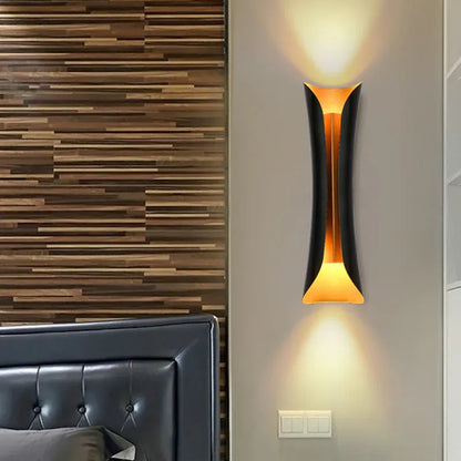 Contemporary Curved Wall Sconce – Black Metal Indoor Light Fixture