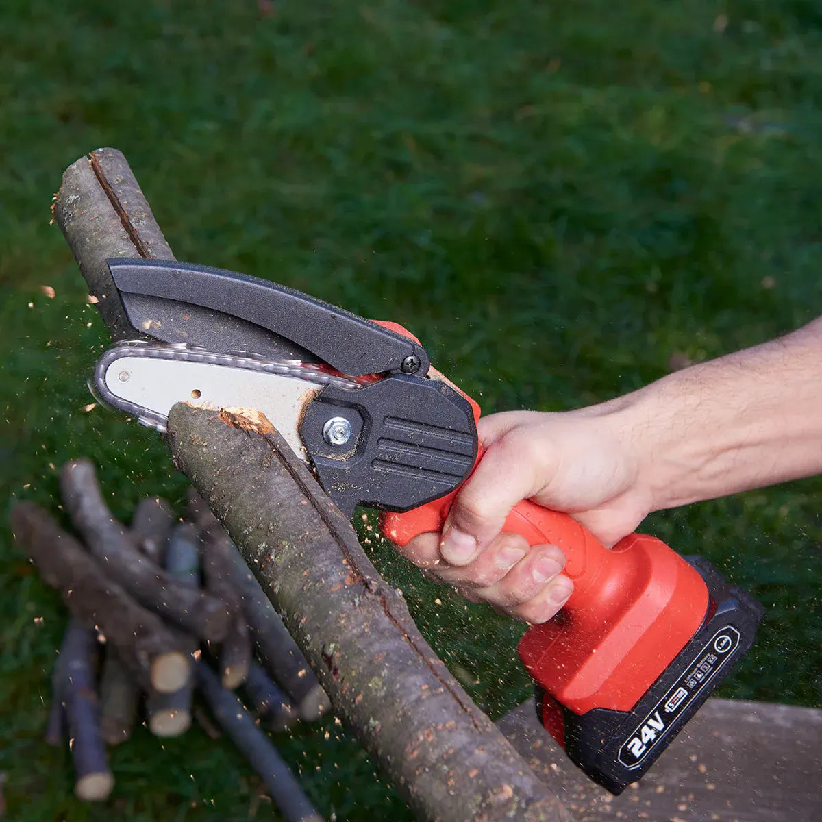 Cordless Handheld Mini Electric Chainsaw for Garden Pruning & Cutting