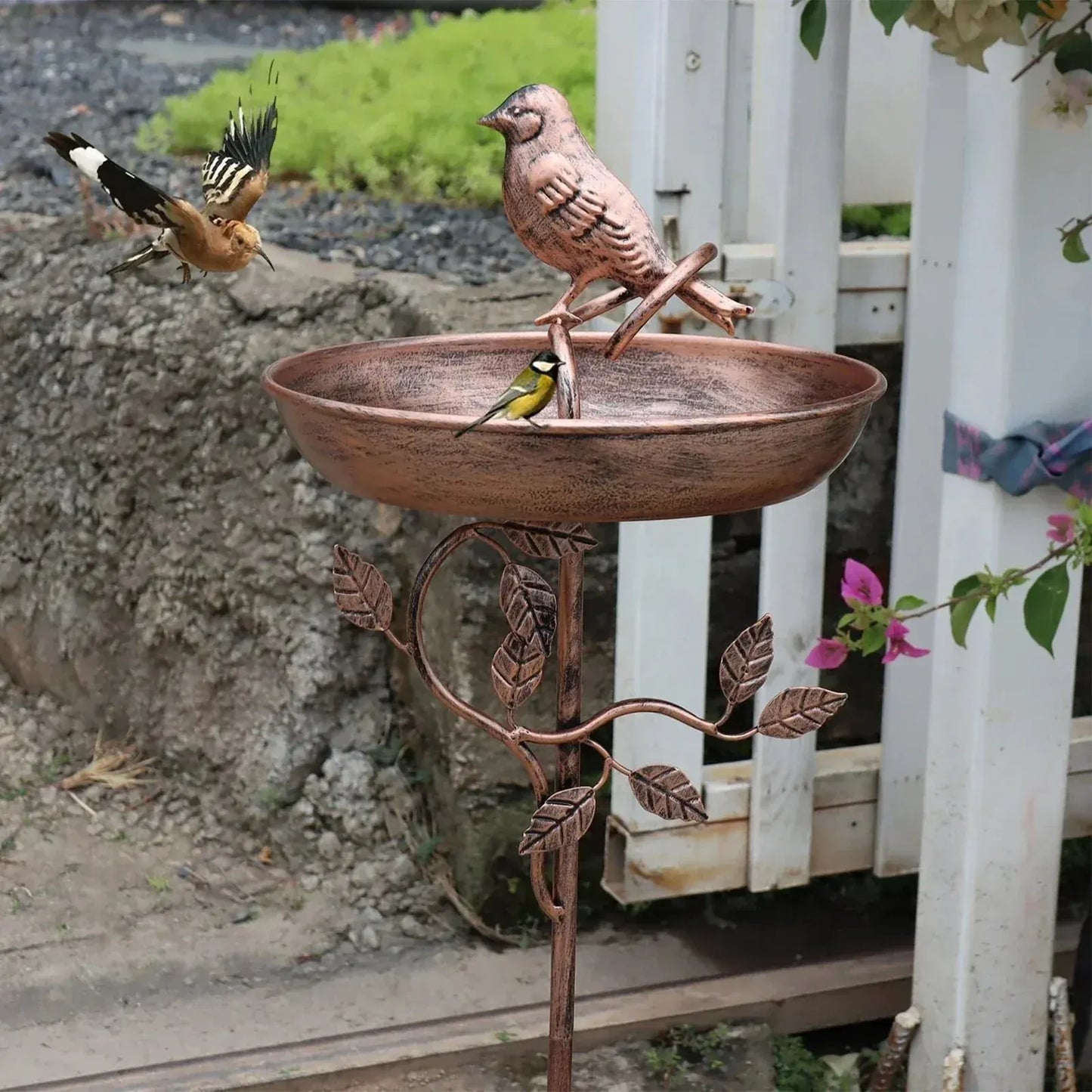 Decorative Metal Bird Bath with Garden Stand