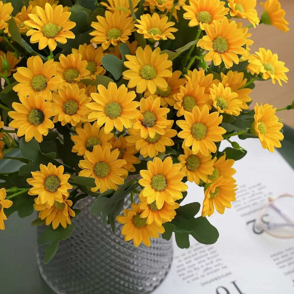 Faux Daisy Flower Arrangement – Tabletop Home Decor Mother's Day Gift