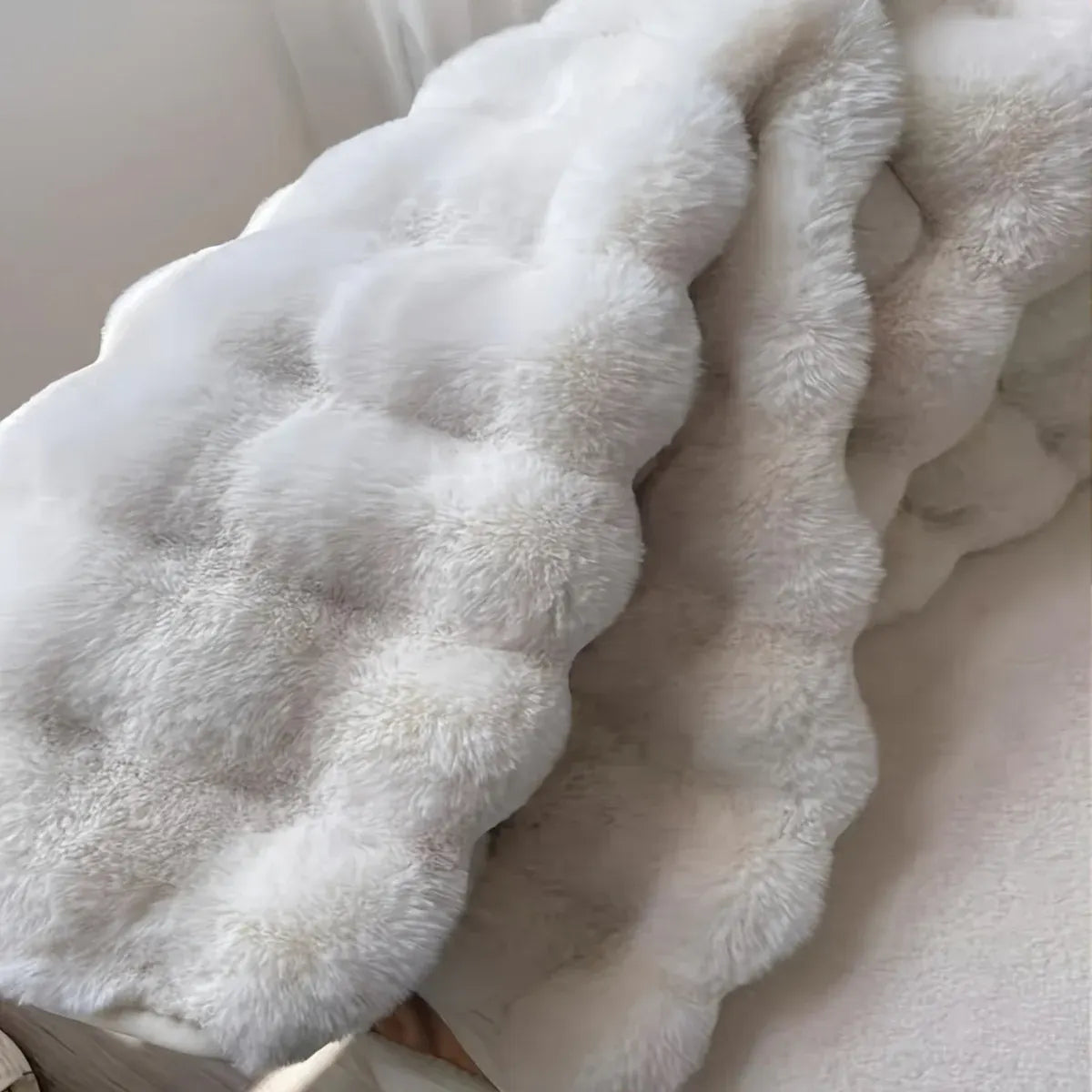 Fluffy Round Bubble Rug | Soft Cloud-Like Circular Carpet