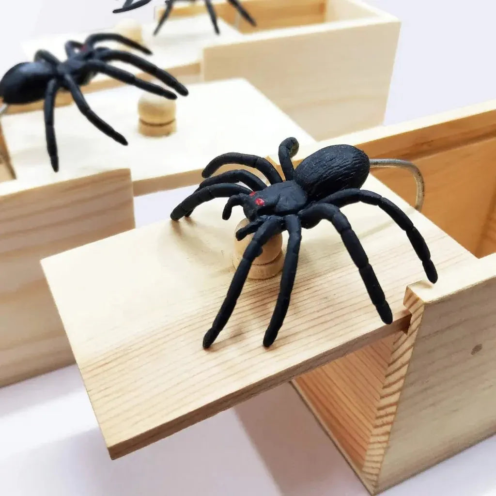 Halloween Prank Spider Surprise Box - Fun Gag Toy Decoration