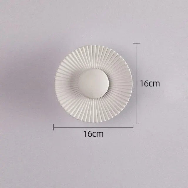 Hasna SunRay Sconce | Modern Metallic Sunburst Wall Light Design