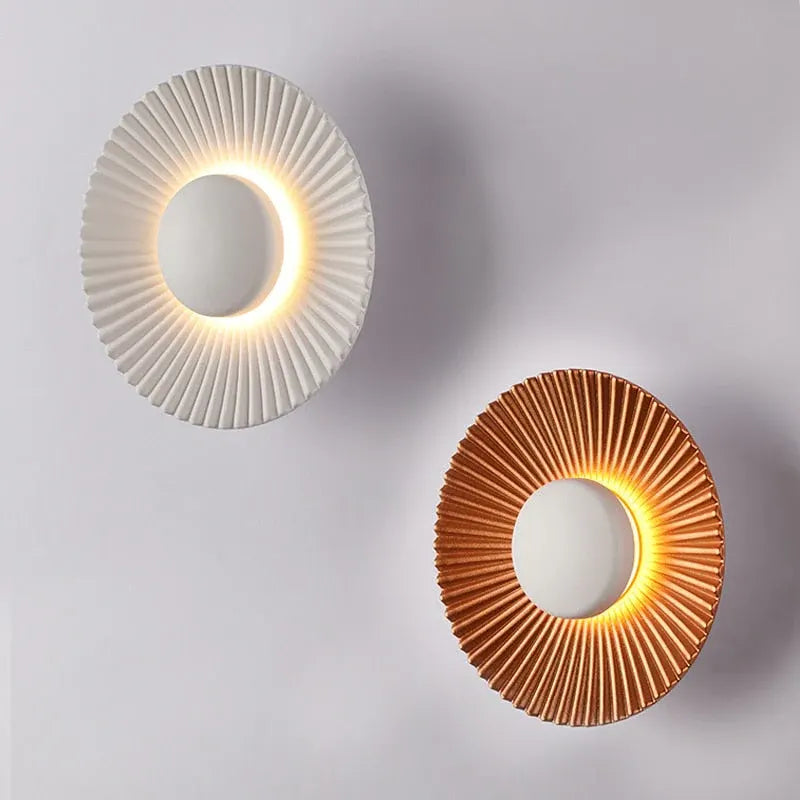 Hasna SunRay Sconce | Modern Metallic Sunburst Wall Light Design