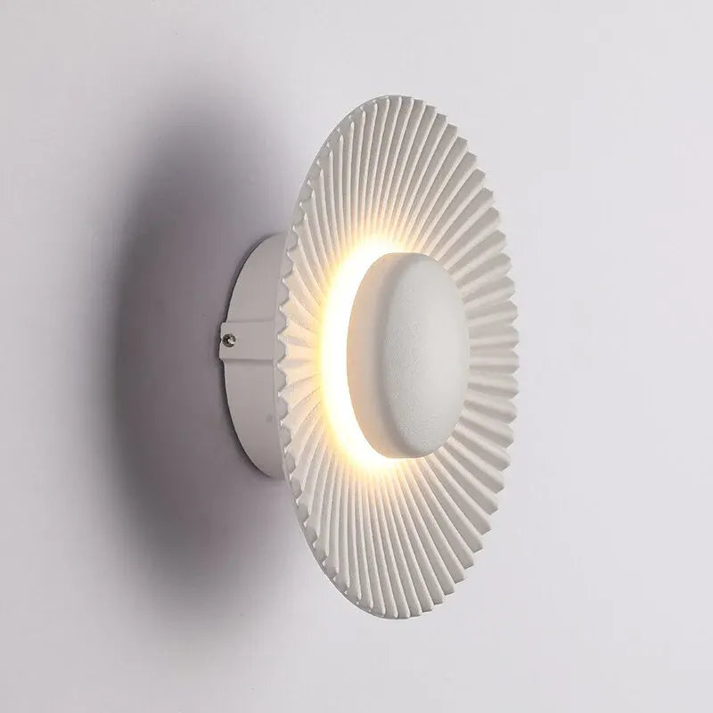 Hasna SunRay Sconce | Modern Metallic Sunburst Wall Light Design