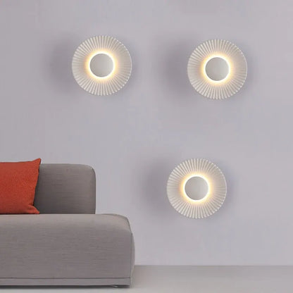 Hasna SunRay Sconce | Modern Metallic Sunburst Wall Light Design