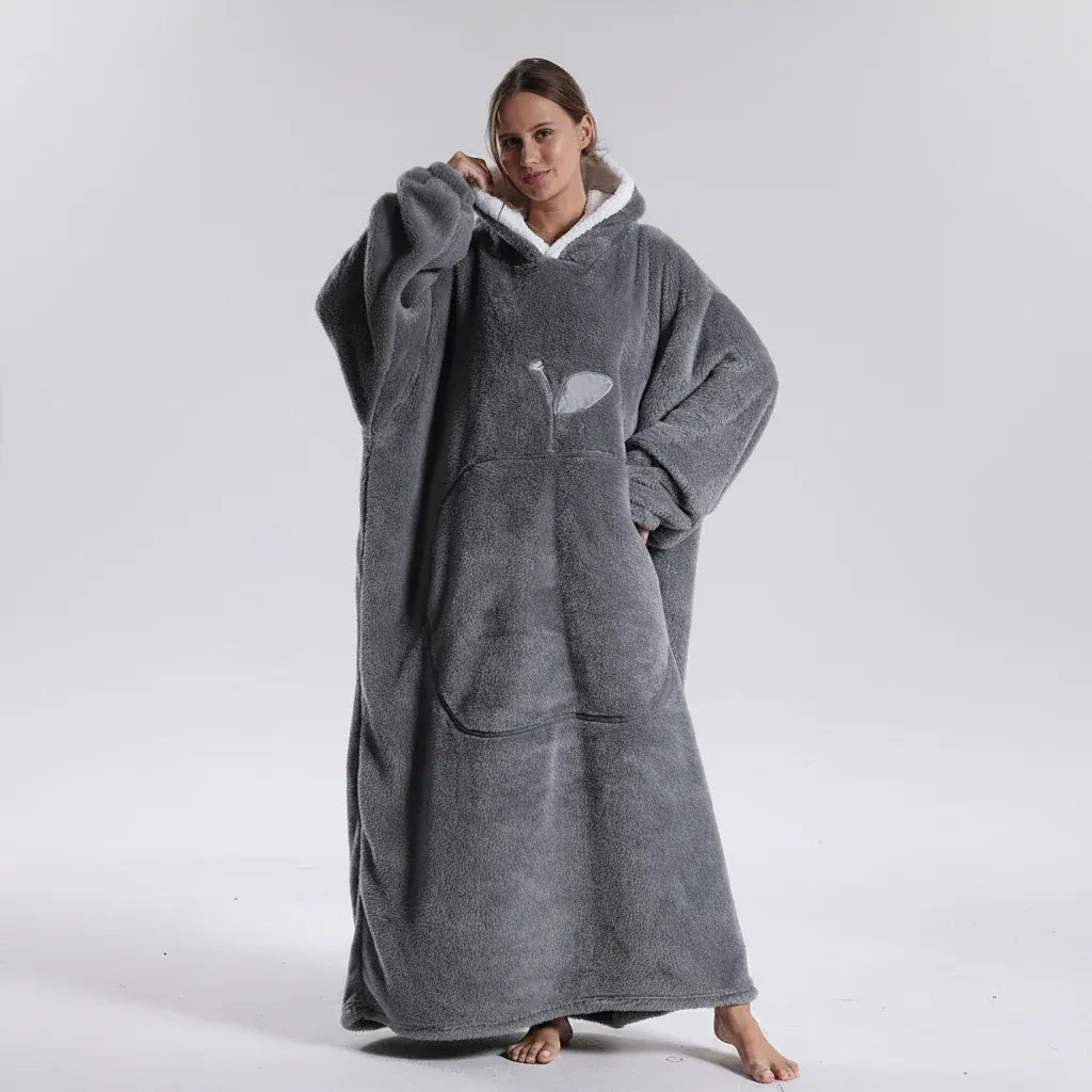 Hooded Wearable Fleece Blanket - Cozy Winter Throw with Sleeves