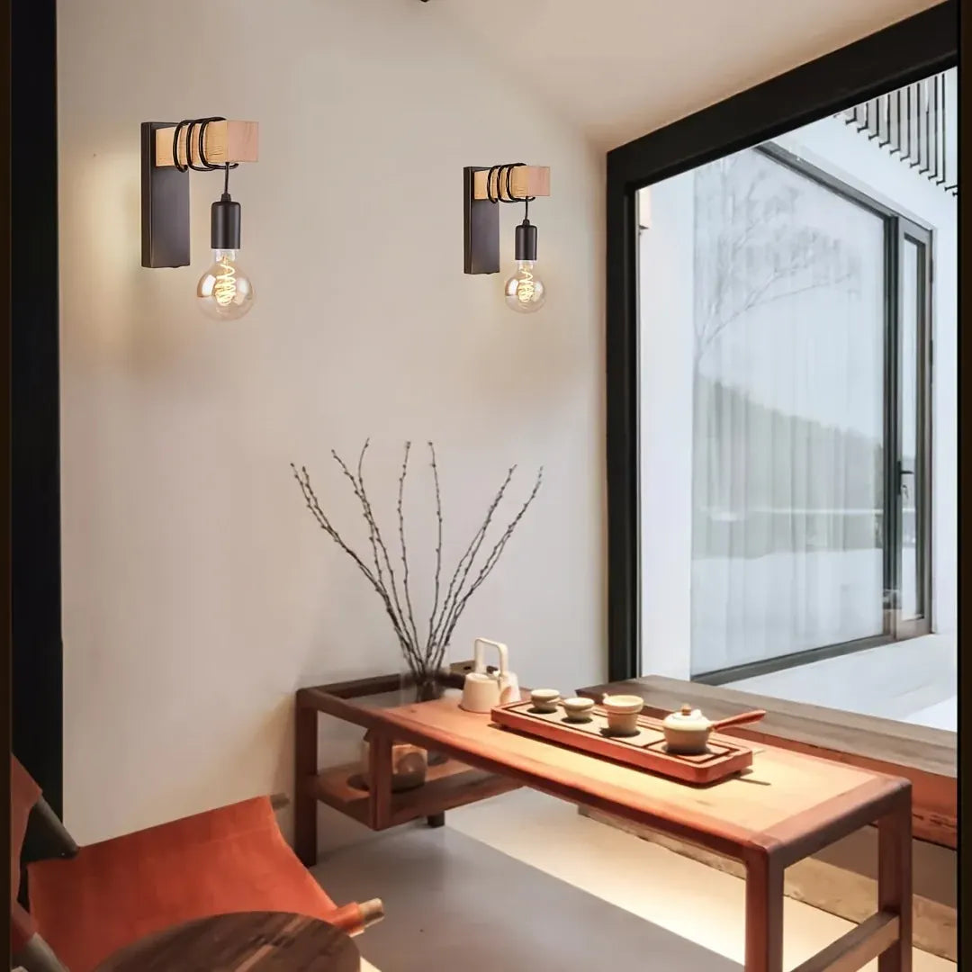 Industrial-Style Wall Sconce with E27 Base and Metal Finish