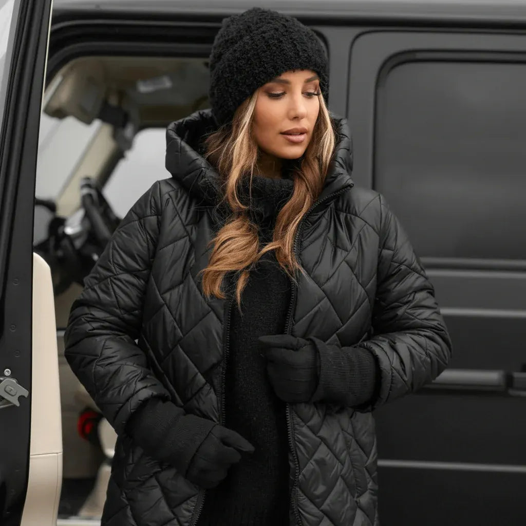 Lightweight Quilted Hooded Coat for Cold Weather - Warm & Stylish Fit