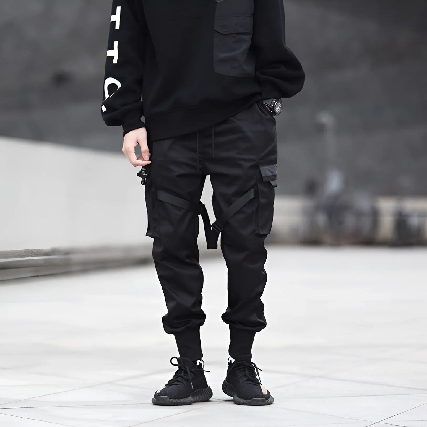 Men's Adjustable Cargo Trousers with Reinforced Straps – Black Urban Style
