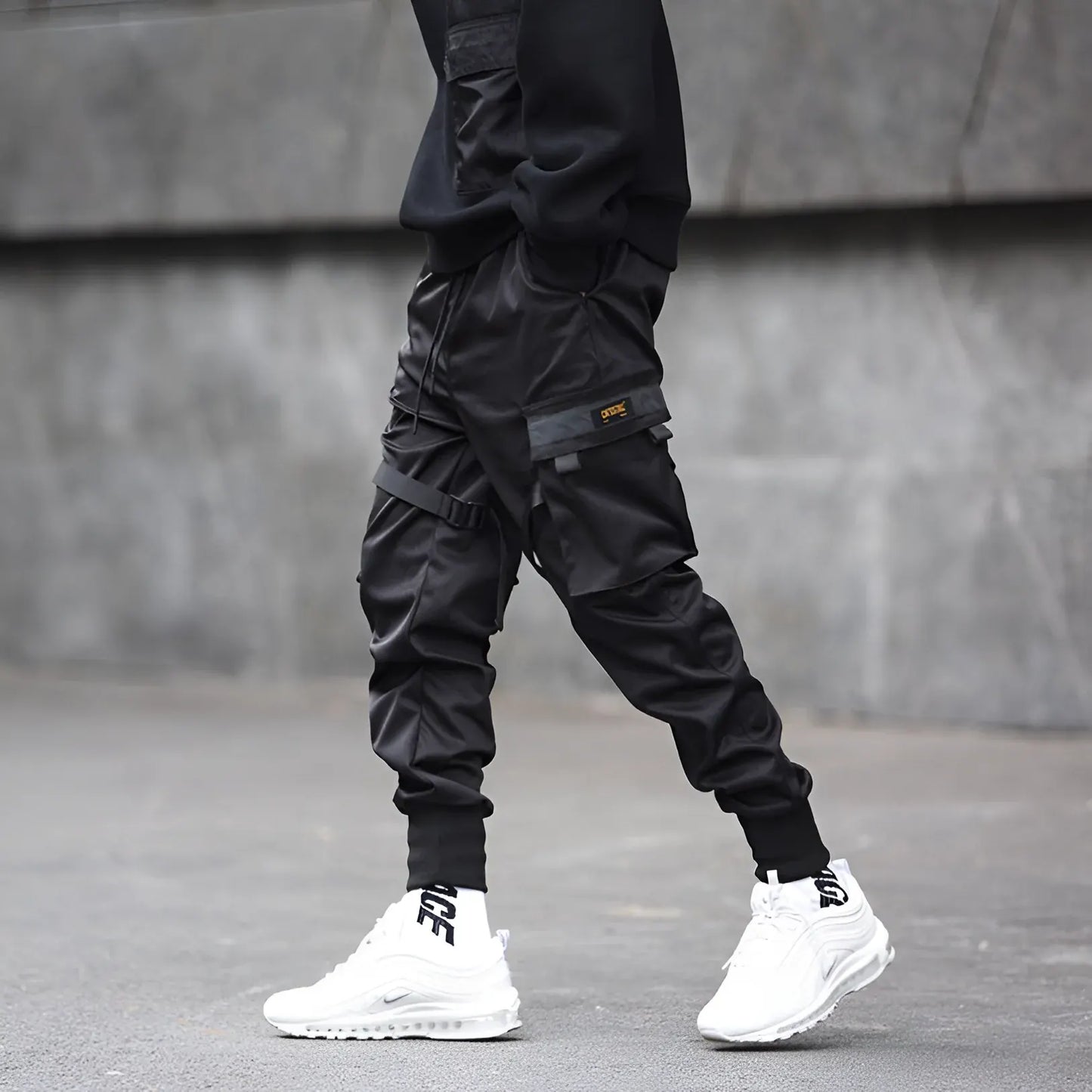 Men's Adjustable Cargo Trousers with Reinforced Straps – Black Urban Style