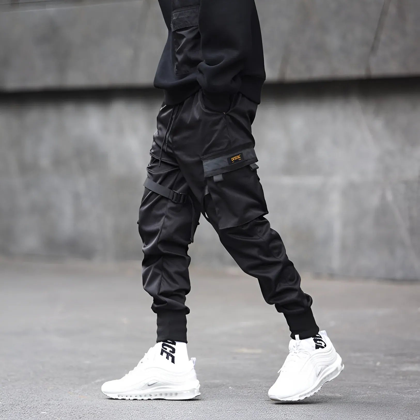 Men's Adjustable Cargo Trousers with Reinforced Straps – Black Urban Style