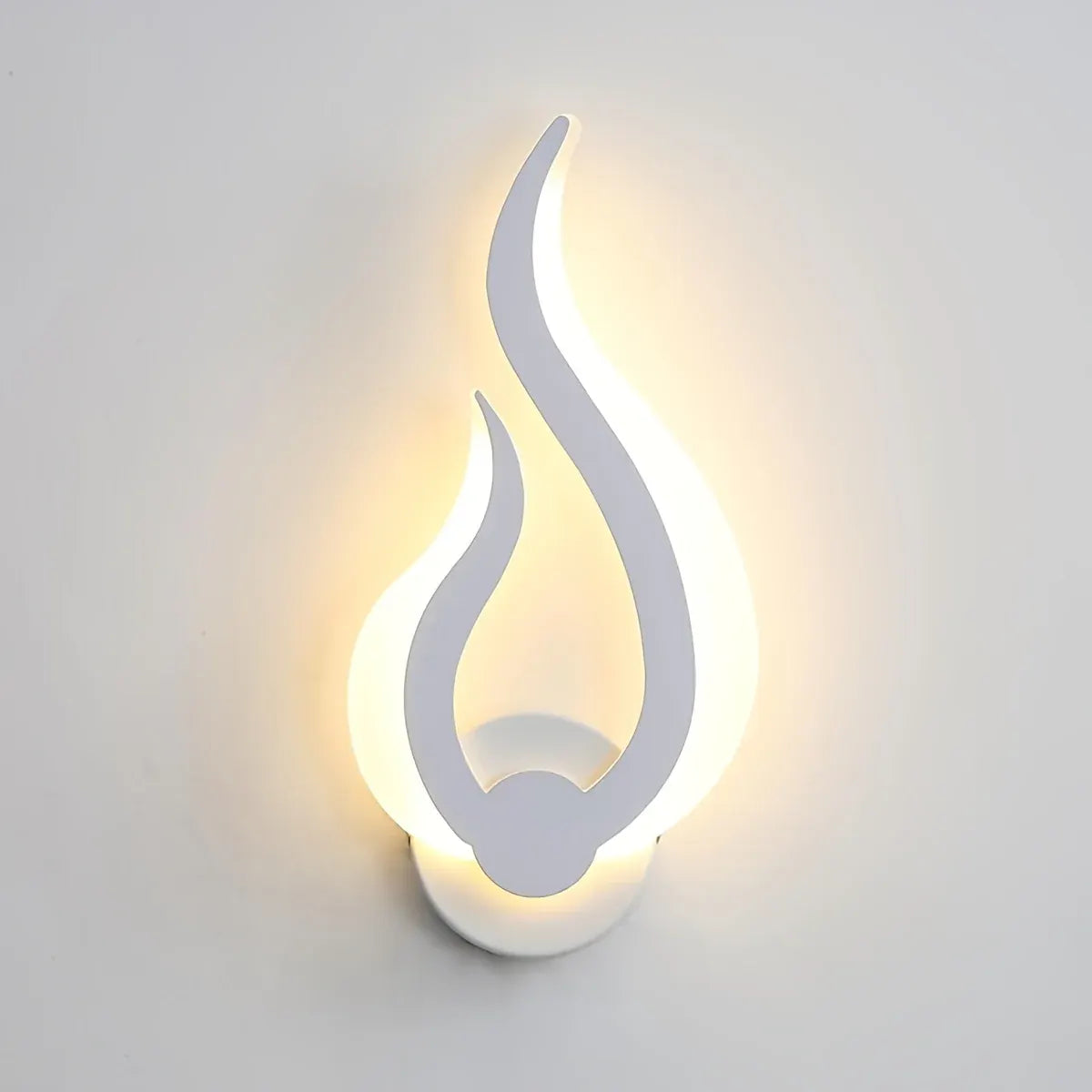 Modern Flame-Effect LED Sconce | 10W Warm White Wall Light