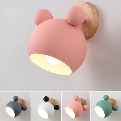 Playful Modern Wall Lamp with Flash Mouse Design