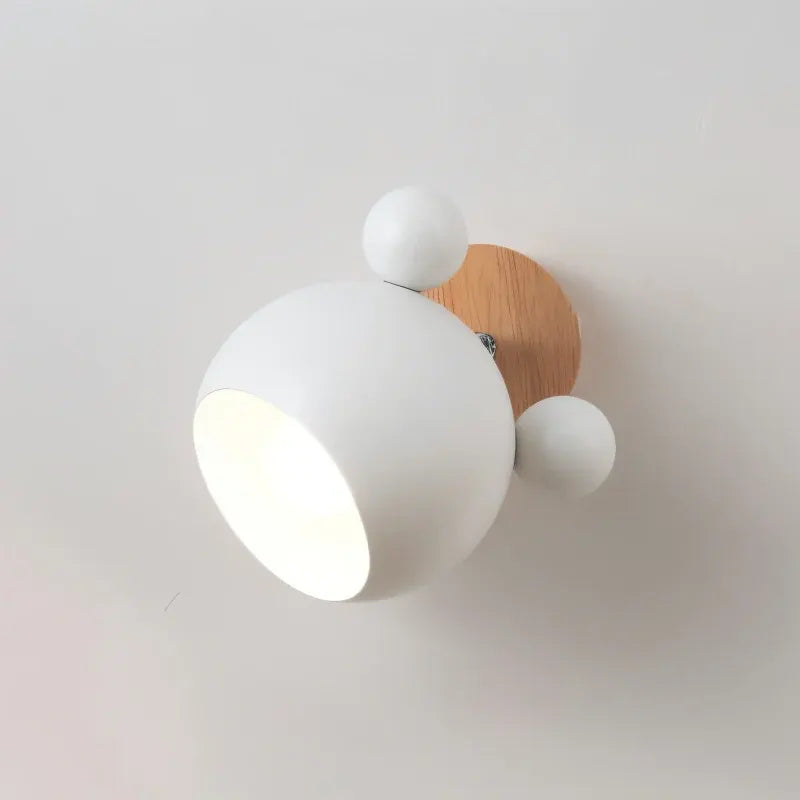 Playful Modern Wall Lamp with Flash Mouse Design