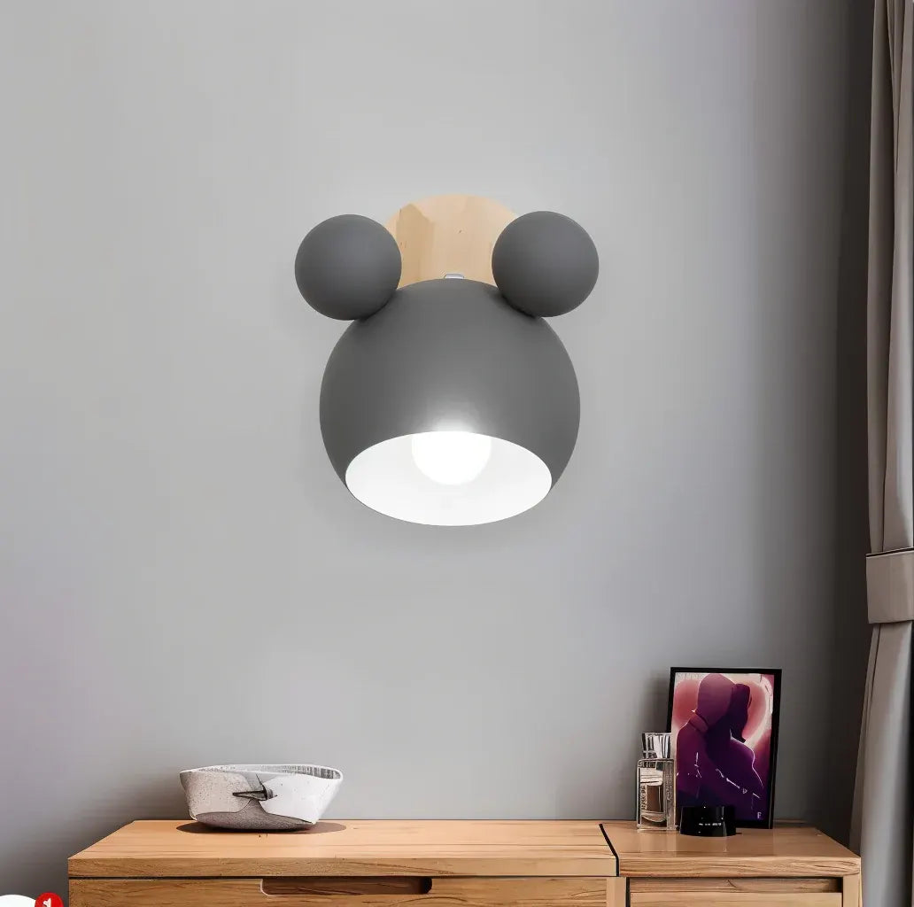 Playful Modern Wall Lamp with Flash Mouse Design