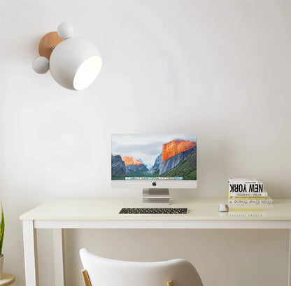 Playful Modern Wall Lamp with Flash Mouse Design