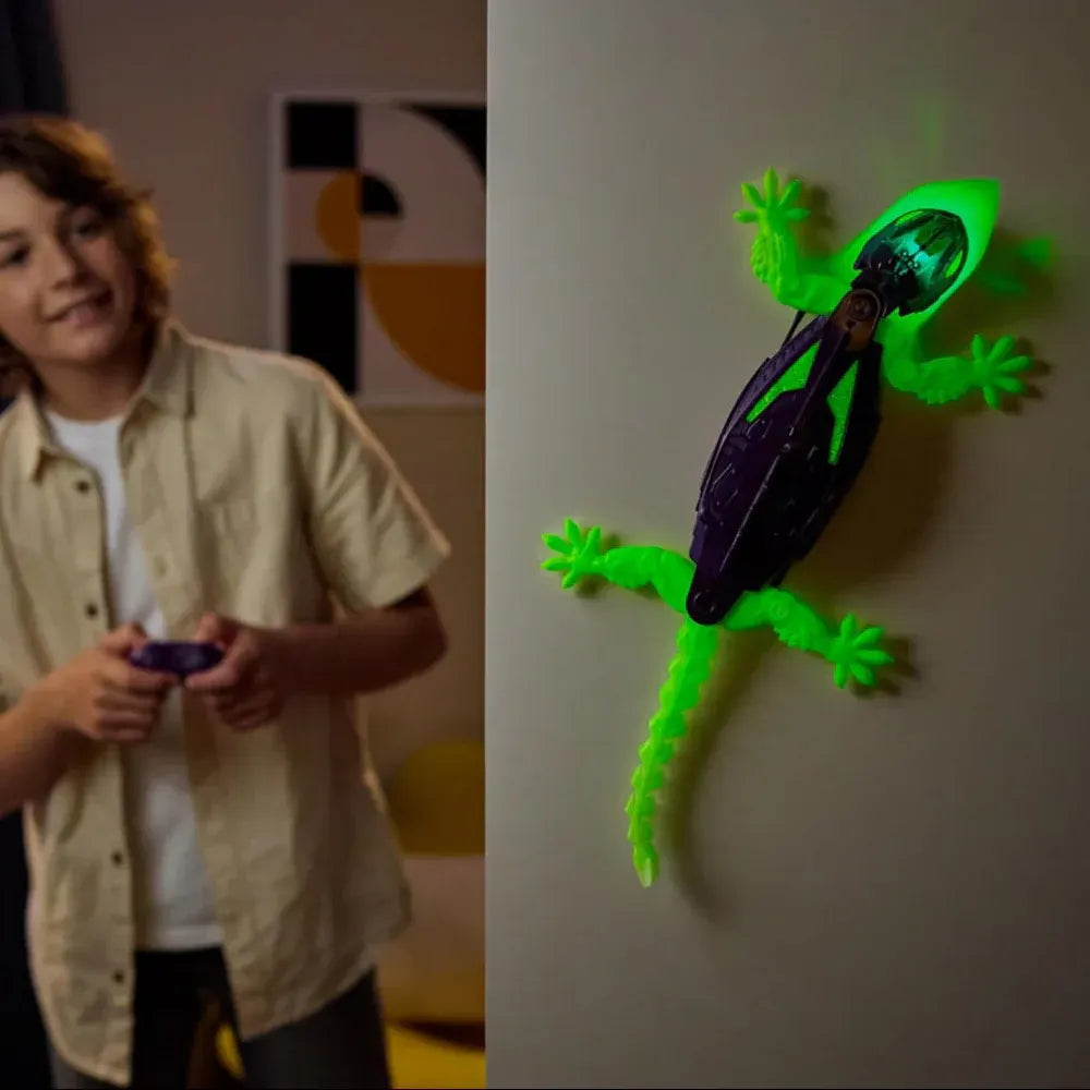 RC Wall-Climbing Robot Lizard with Glow Effect – Crawling Toy Gadget for Kids