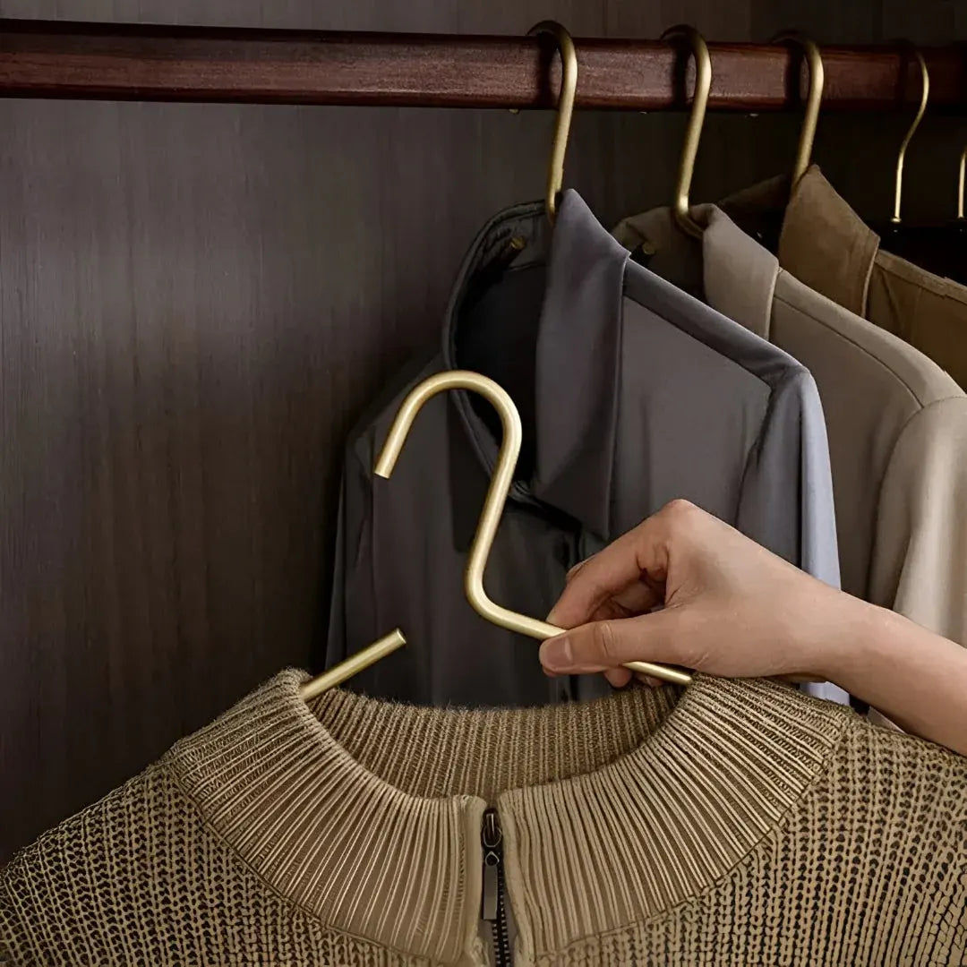 Space-Saving Heavy Duty Clothing Hanger Set for Women's Wardrobe Organization