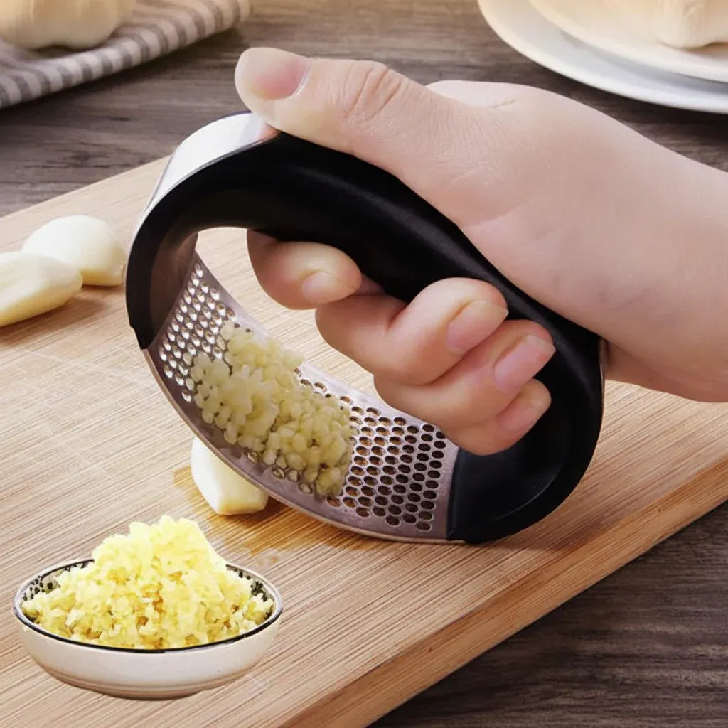 Stainless Steel Garlic Press Handheld Crusher with Ergonomic Grip