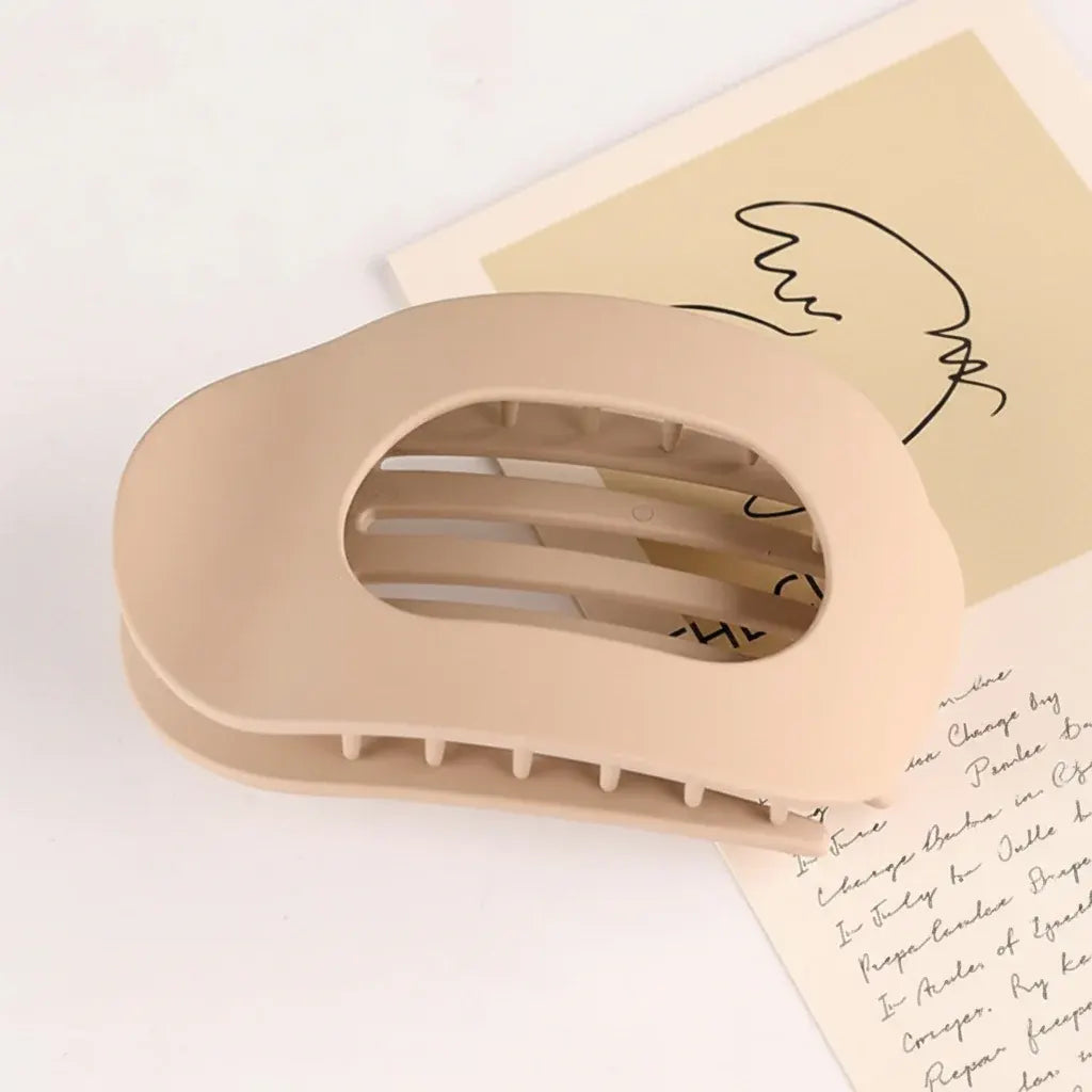 Strong Hold Plastic Claw Clip for Thick Hair - Stylish Styling Accessory