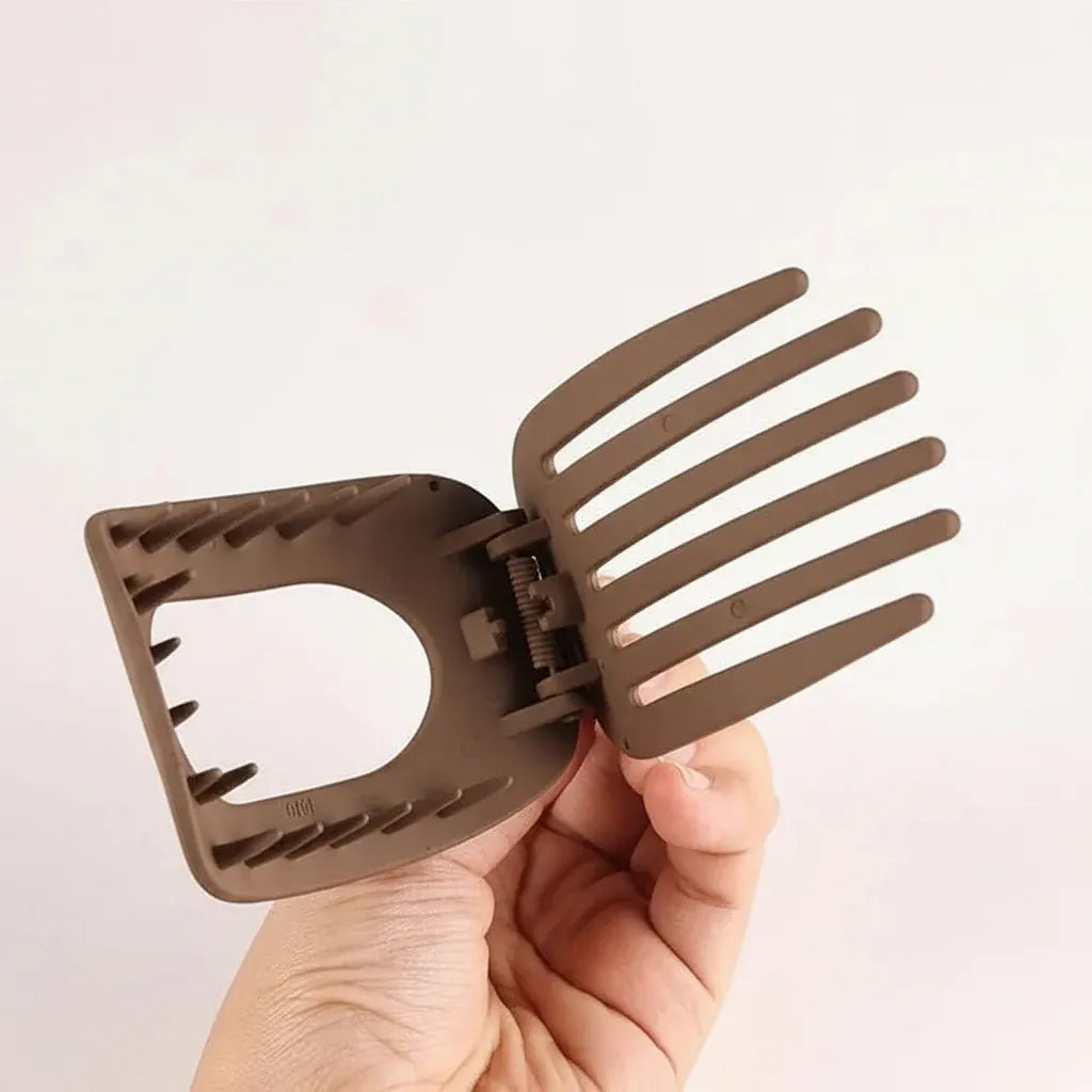 Strong Hold Plastic Claw Clip for Thick Hair - Stylish Styling Accessory