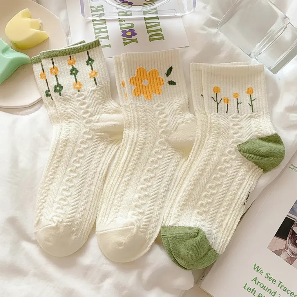Vintage Floral Cable Knit Crew Socks for Women, Breathable Cotton