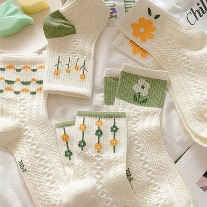 Vintage Floral Cable Knit Crew Socks for Women, Breathable Cotton