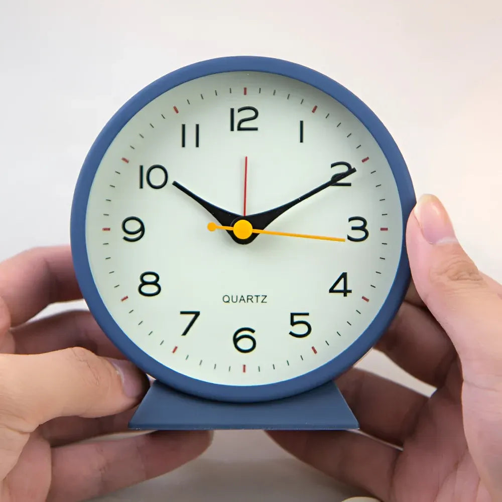 Vintage Silent Quartz Desk Clock with Alarm