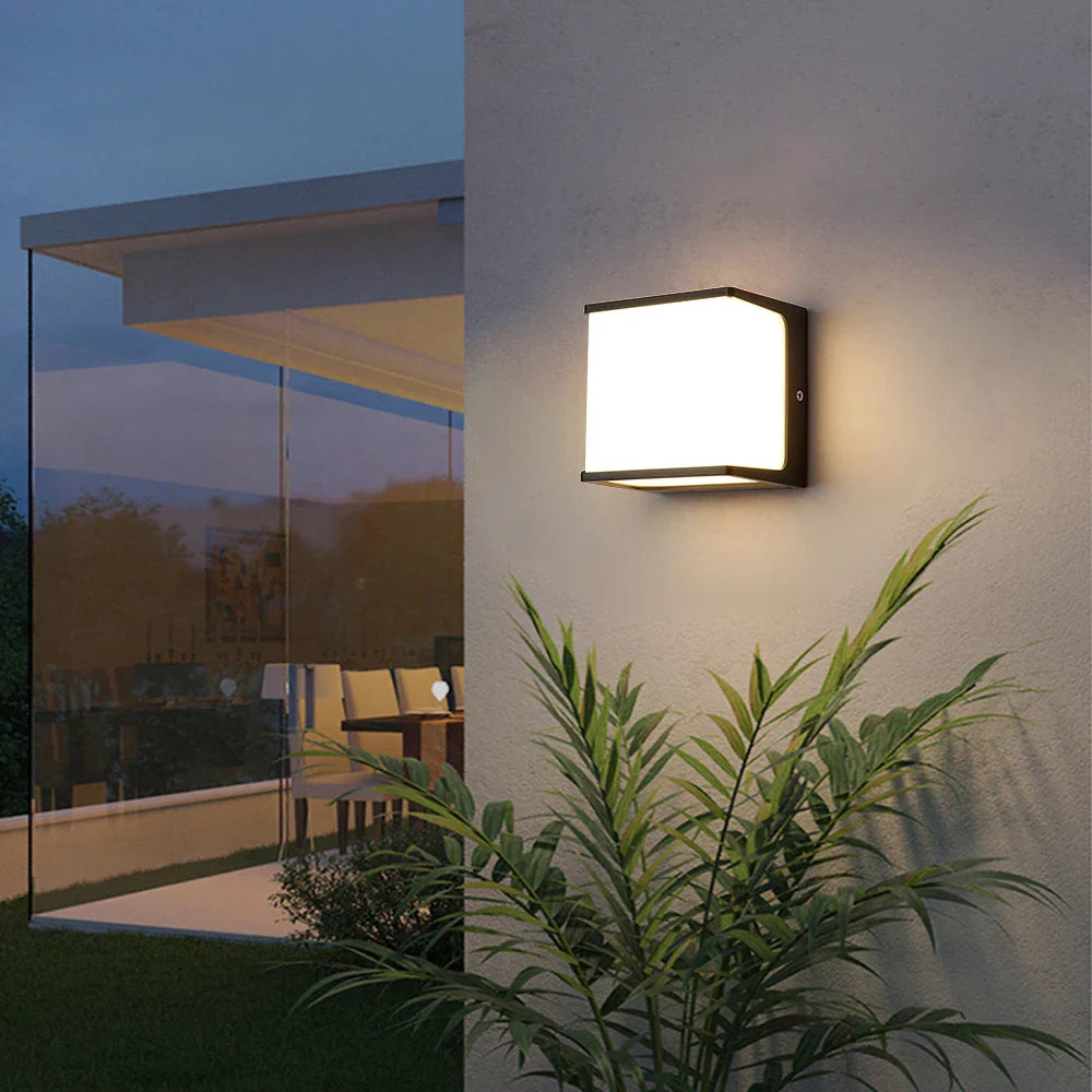 Waterproof LED Modern Wall Light for Outdoor Use
