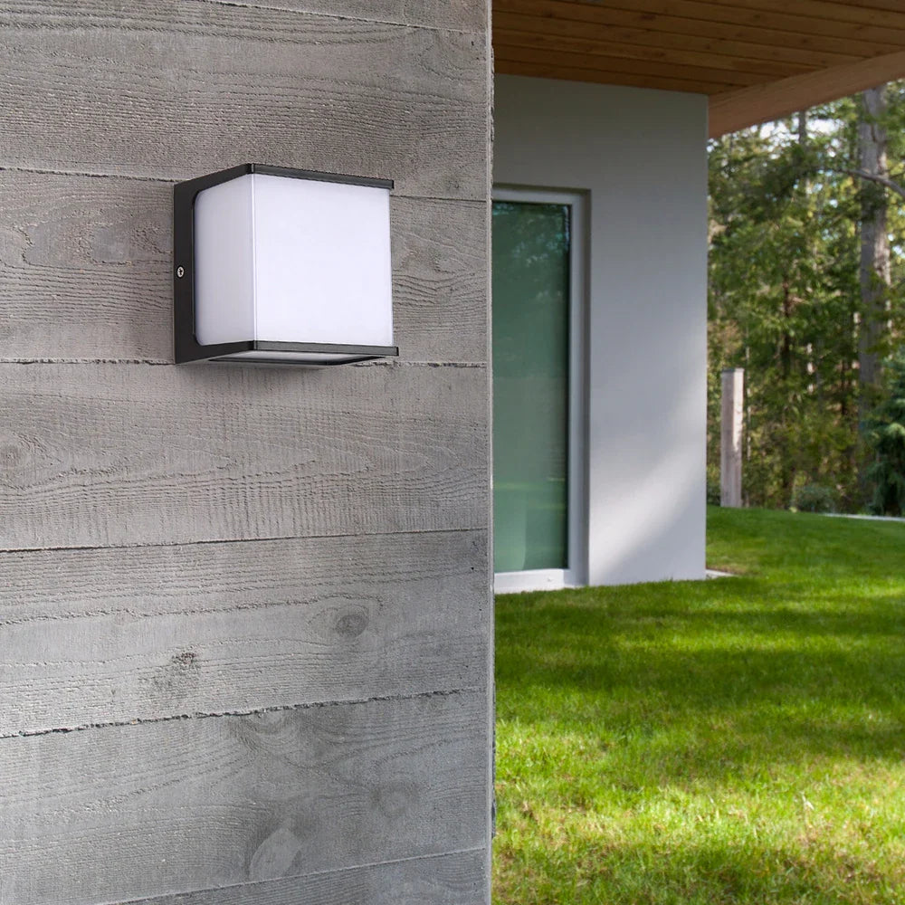 Waterproof LED Modern Wall Light for Outdoor Use