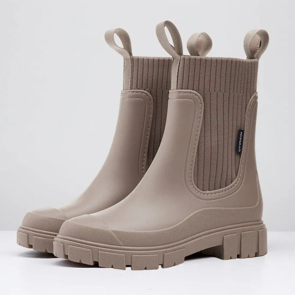 Women's Chelsea Ankle Boots with Grip Sole, Outdoor Ready Design