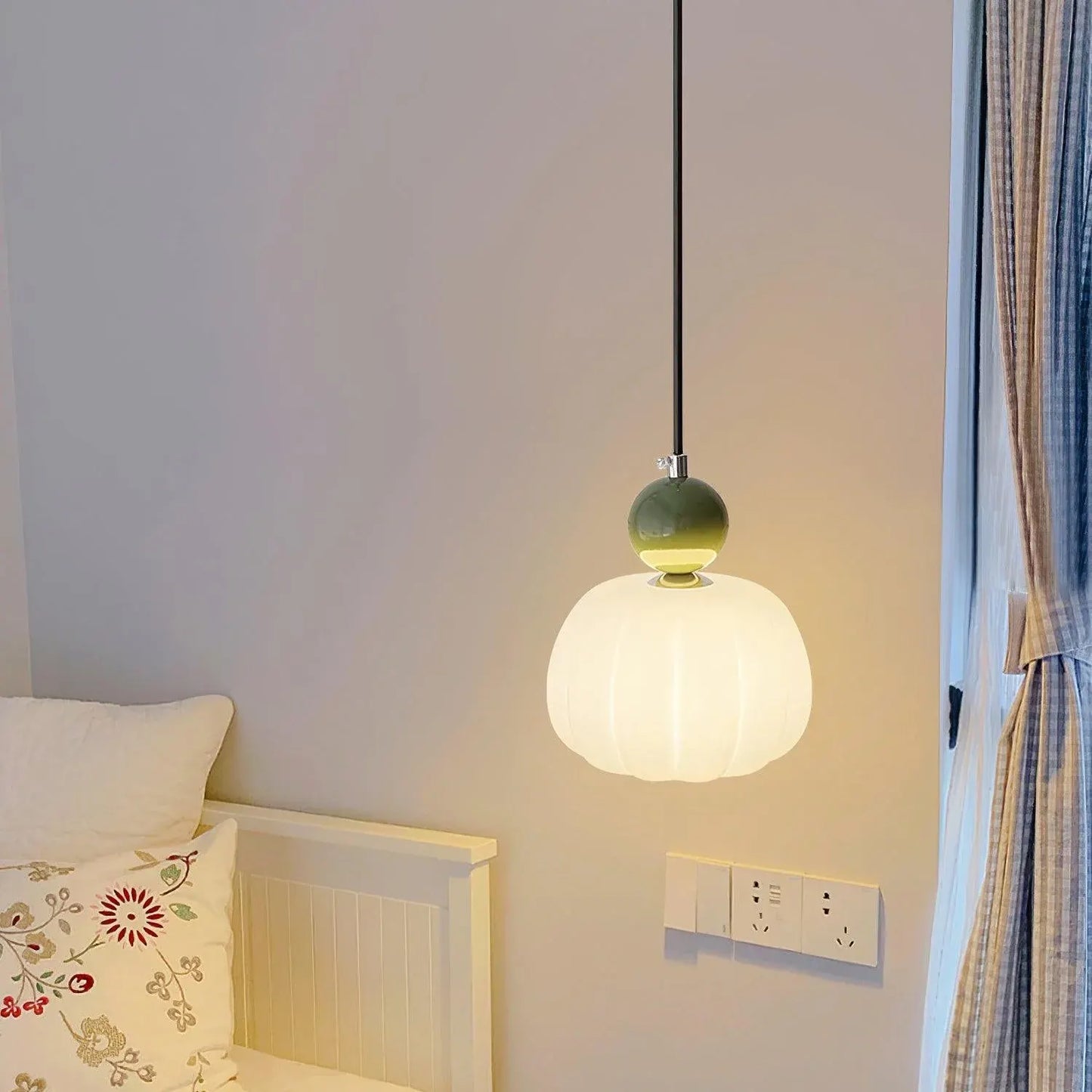 Yedra Pendant Light | Round Organic Acrylic Design