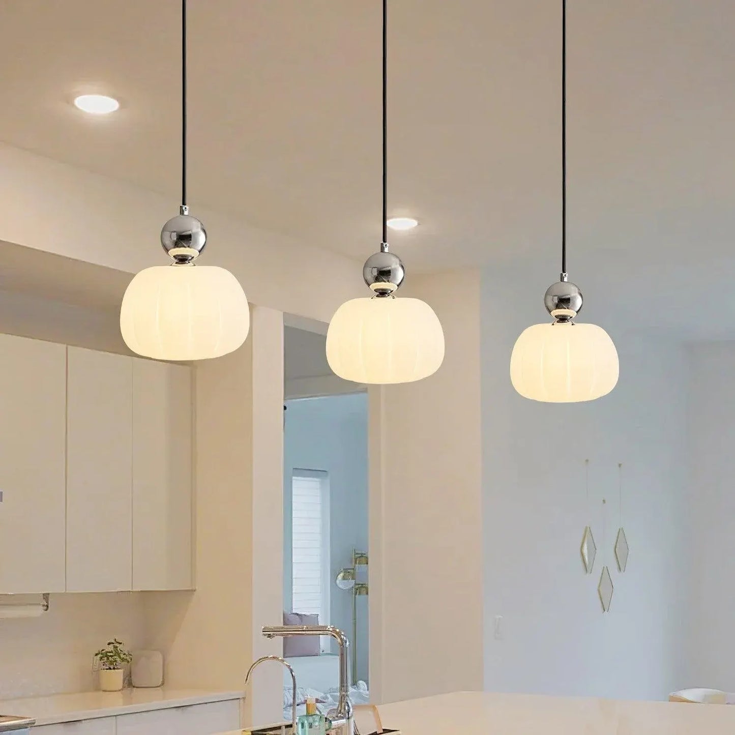 Yedra Pendant Light | Round Organic Acrylic Design