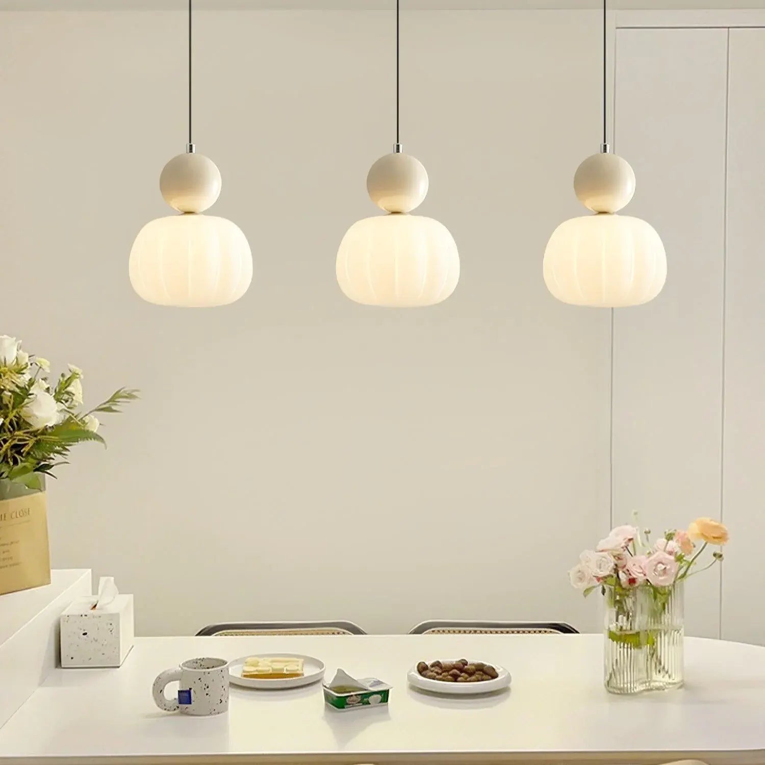Yedra Pendant Light | Round Organic Acrylic Design